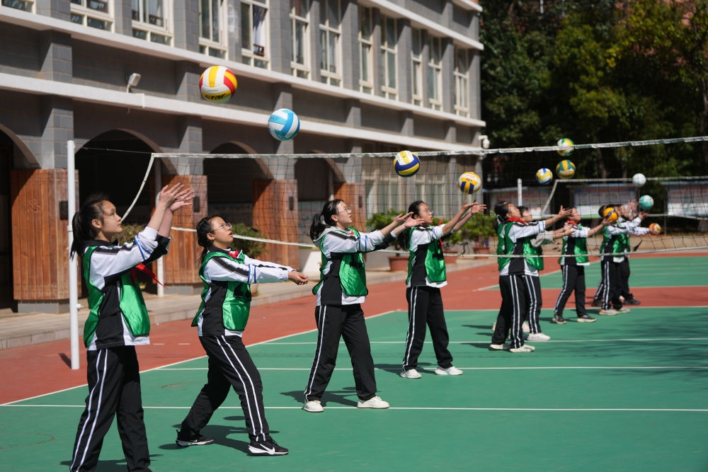 云南出台政策破解“12岁退役”现象